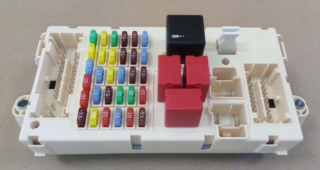 фото №3, Коробка запобіжників alfa romeo 159 50510079