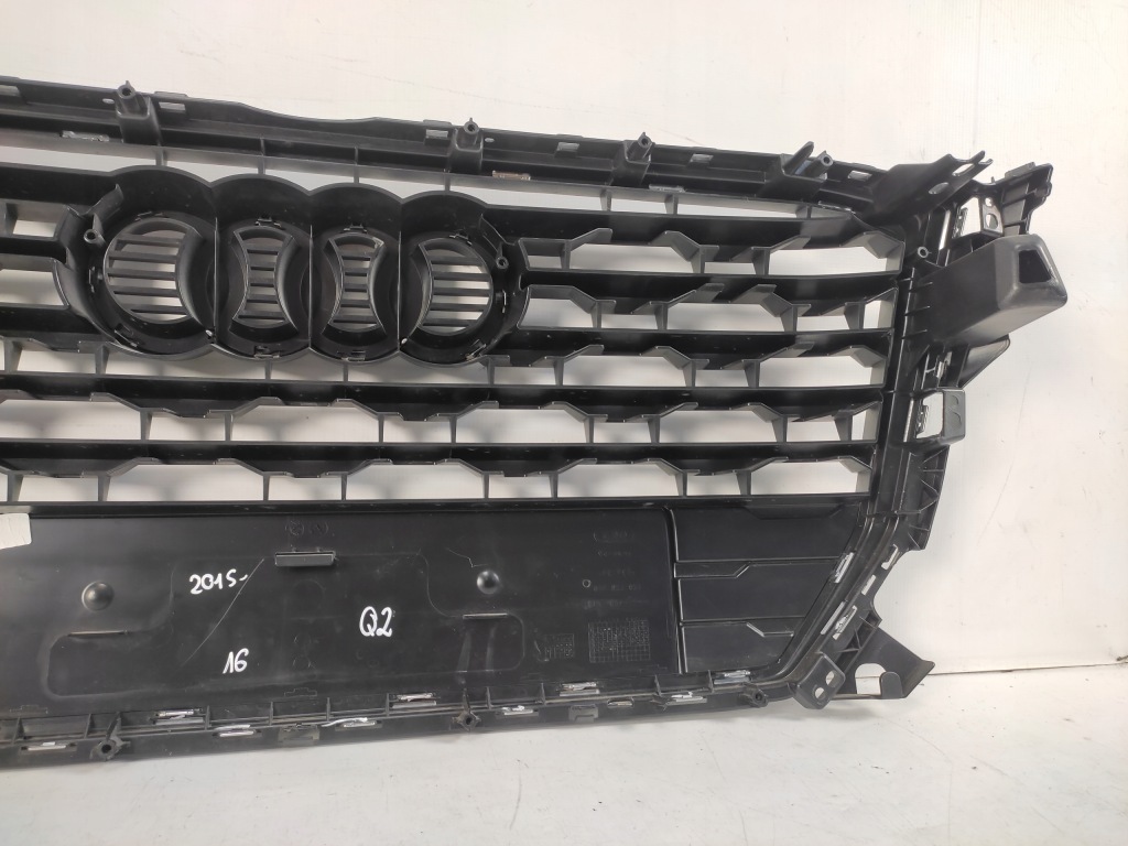Audi q2 81a решітка радіатора решітка  радіатора перед 2016- 81a853651 Ціна
