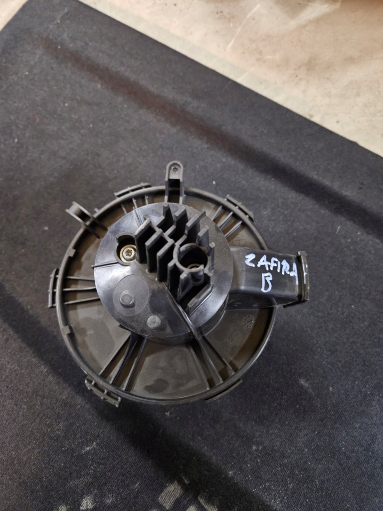 Купить Вентилятор воздуходувка обдув opel zafira b d8087