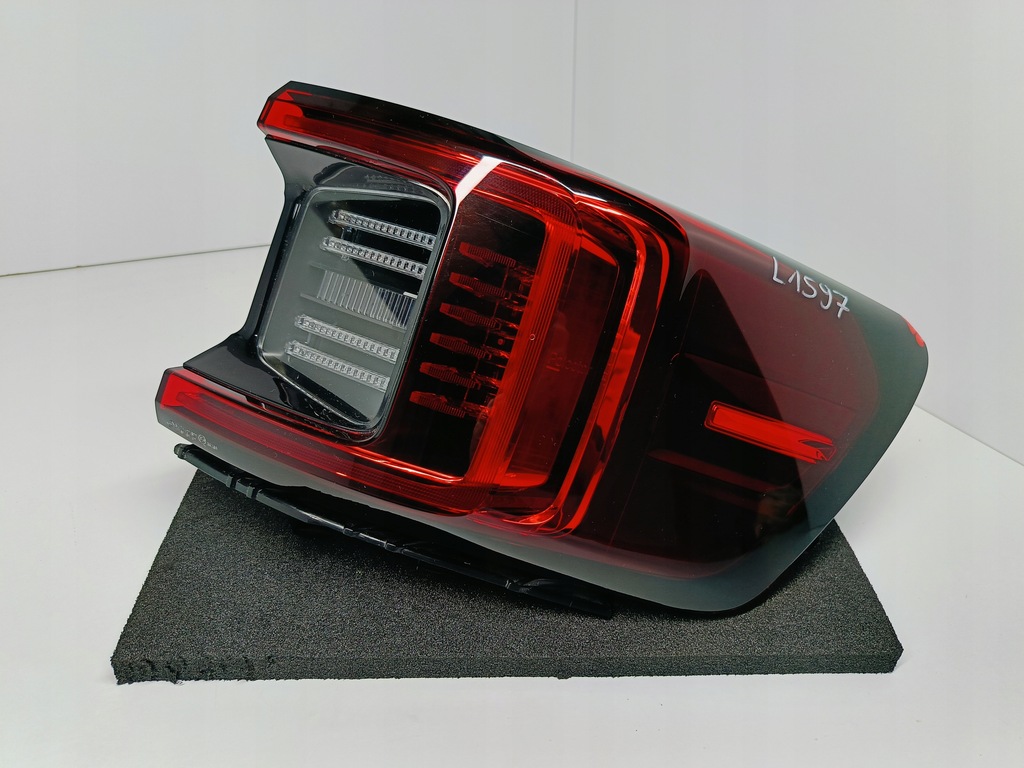 фото №1, Polestar ii 20- лампа права задня правий задня led 31108941