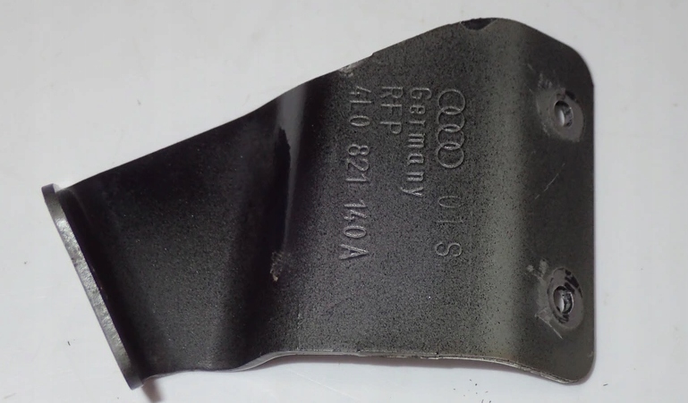 фото №1, Кронштейн крила правий audi q7 4l 4l0821140a