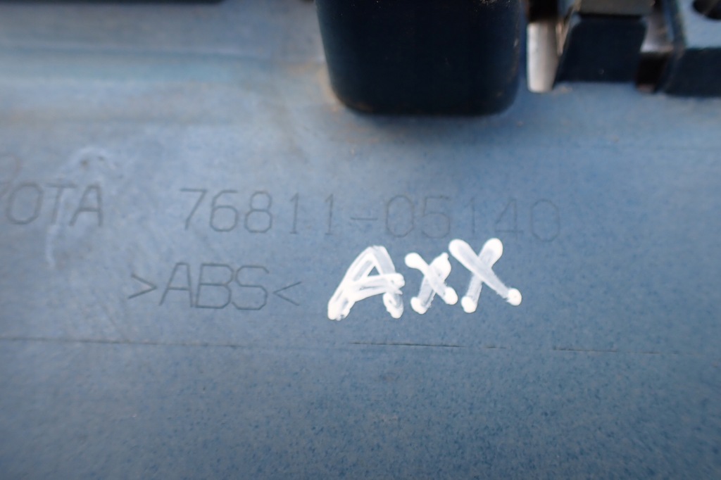 фото №14, Toyota avensis t27 lift t29 kombi накладка крышки багажника 16-18