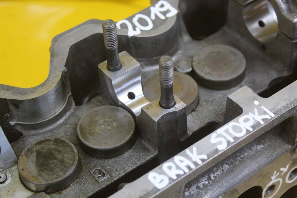 Головка двигателя vw transporter t4 multivan lt 28 35 2.5 tdi ajt 074103373g Недорого