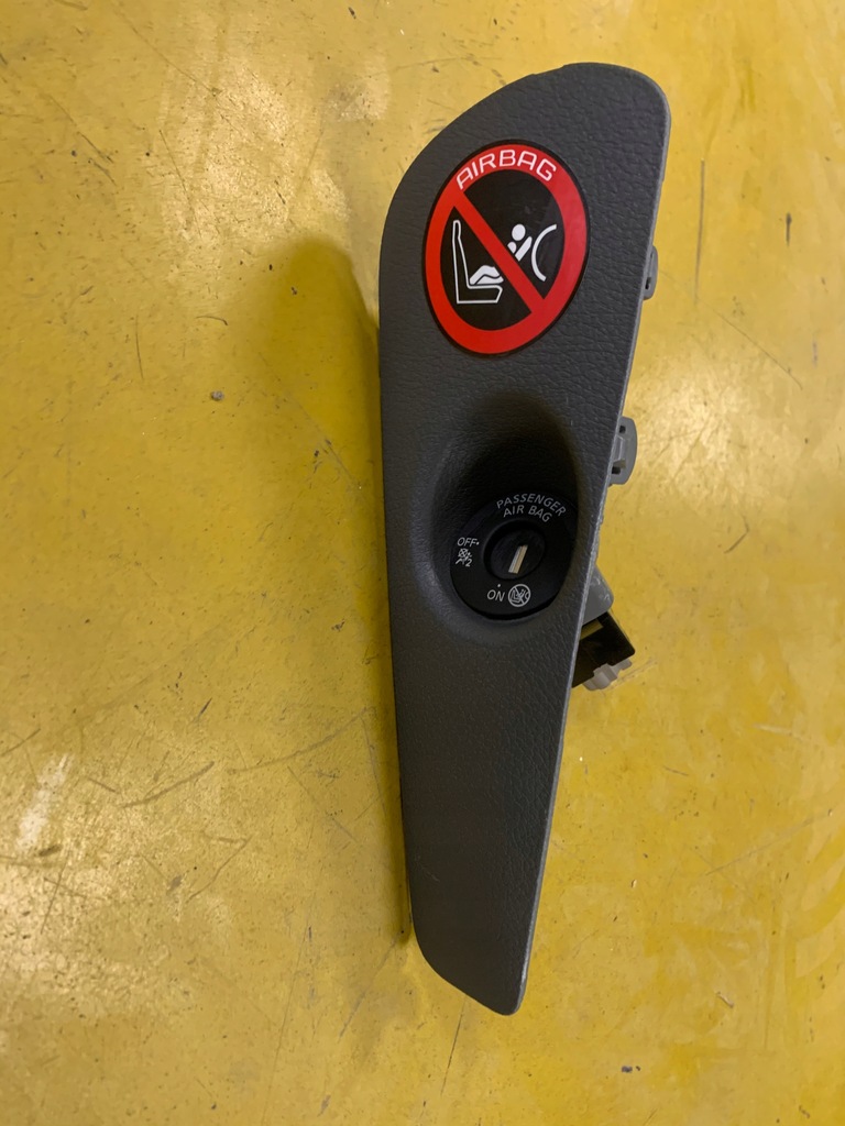 фото №5, Правая защита панели обшивка заглушка nissan nv200