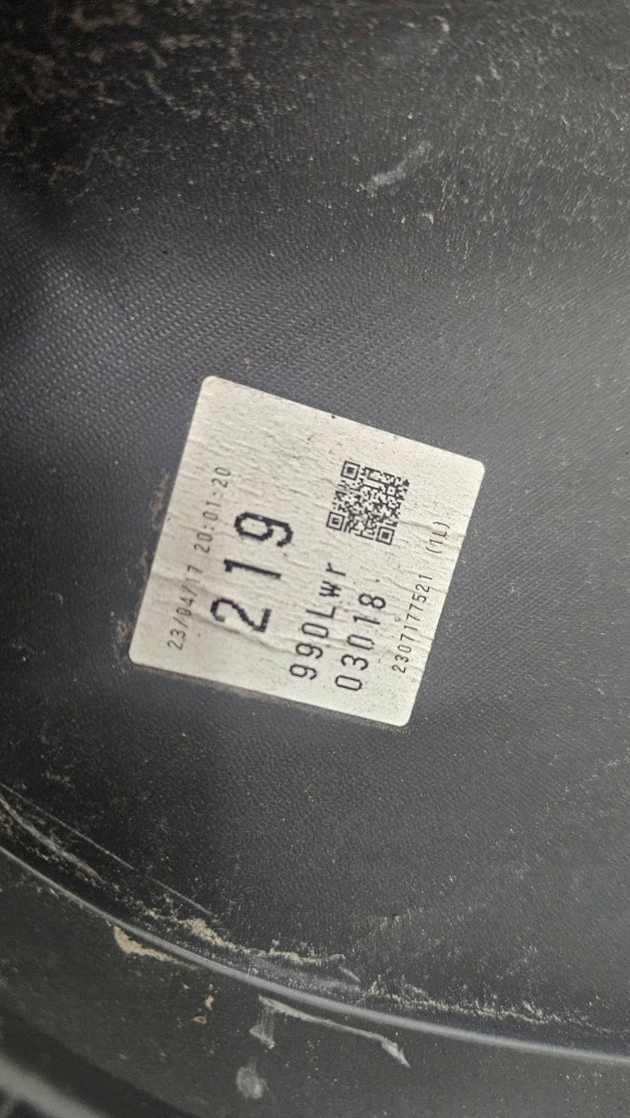 Накладка молдинг бампера задній toyota prius 52453-47090 Зі Шроту