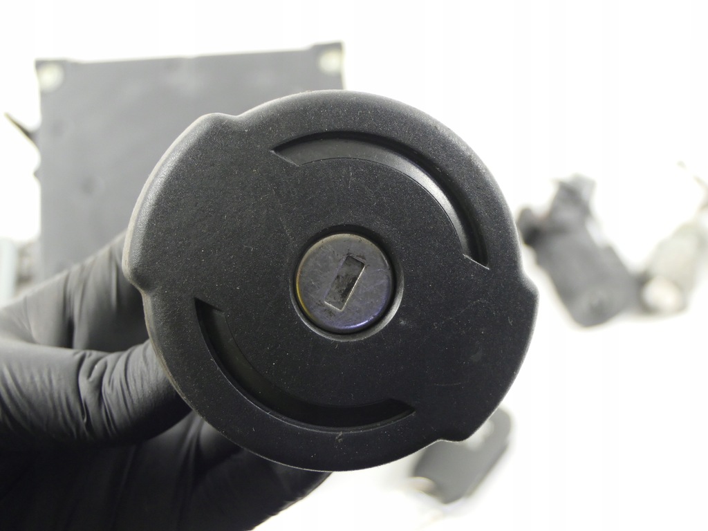 фото №10, Набір стартовий бортовий комп'ютер cpu bsi замок запалювання peugeot 308 t9 1.6 e-hdi