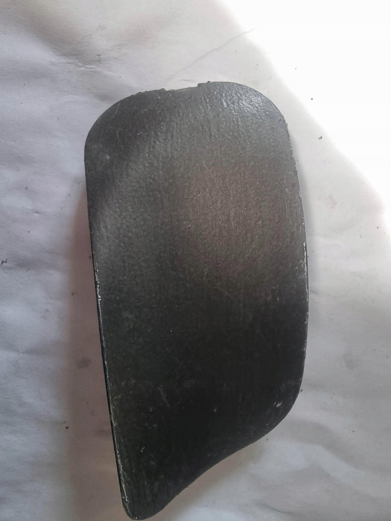 фото №1, Seat toledo i - заглушка фаркоп бампера перед