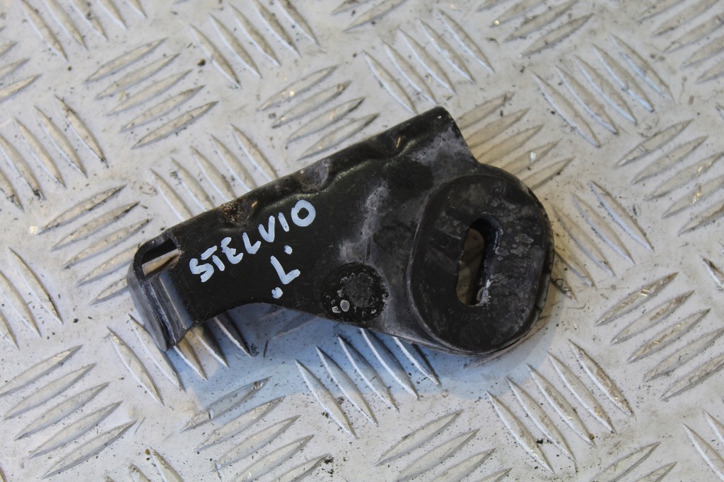 фото №1, Кронштейн радиатор левая stelvio