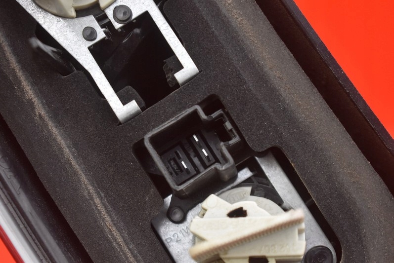 фото №6, Лампа правая задняя задняя 160986 volvo v70 2 ii lift 00-07