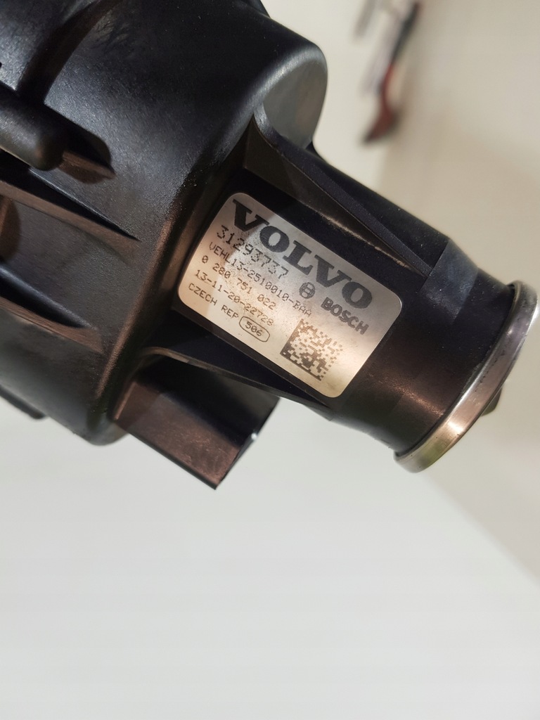 фото №10, Коллектор всасывающий 31411751 volvo s60 v60 s80 2.0d d4204t5