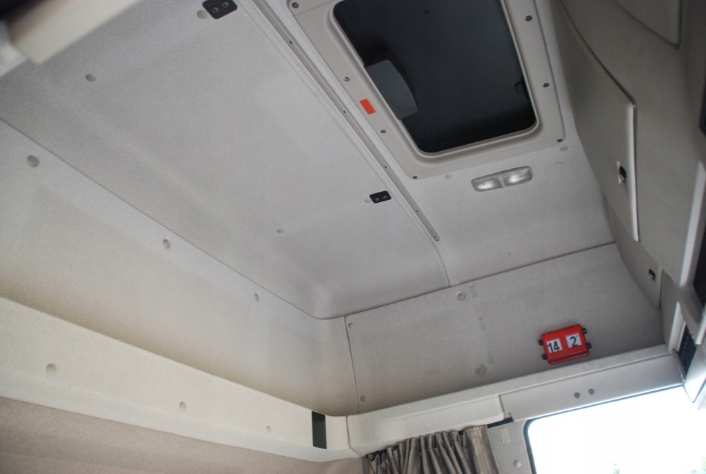 Обивка обшивка кабины спинка потолок daf cf106 Оригинал