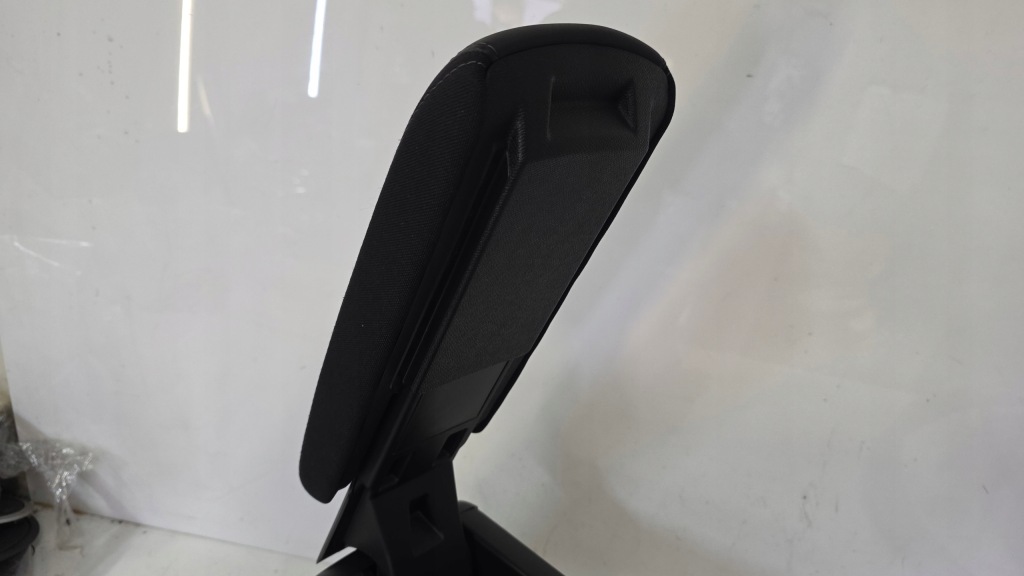 фото №7, Подлокотник средний туннель peugeot e208 208 ii electric