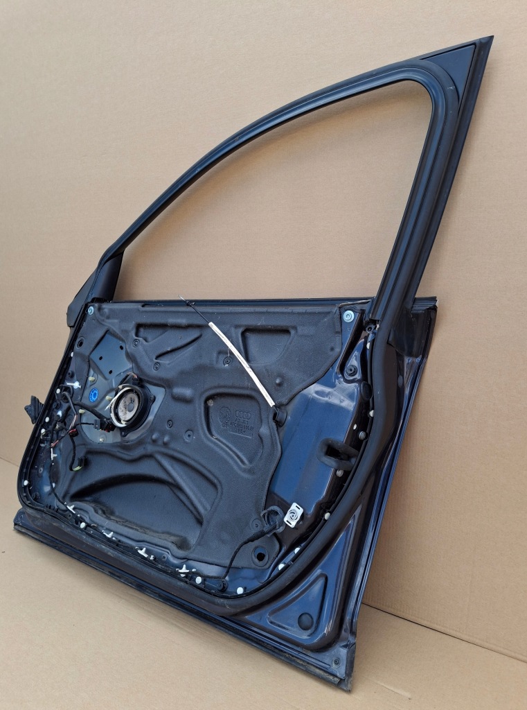 Audi a6 c6 дверь правый  перед правое  стекло механизм замок Киев