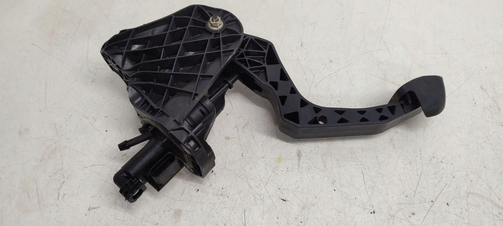 Педаль шланг сцепления vw golf v универсал 1,4 tsi Недорого