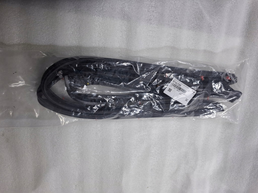 фото №1, Kia ceed iii прокладка двері правий задня 83140-j7200 nowa