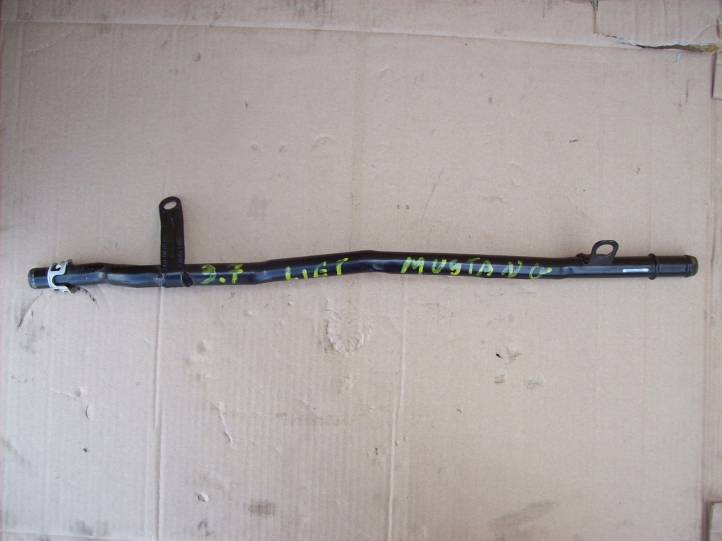 Купити Ford mustang 3.7 патрубок труба води fr33-18k582-cc