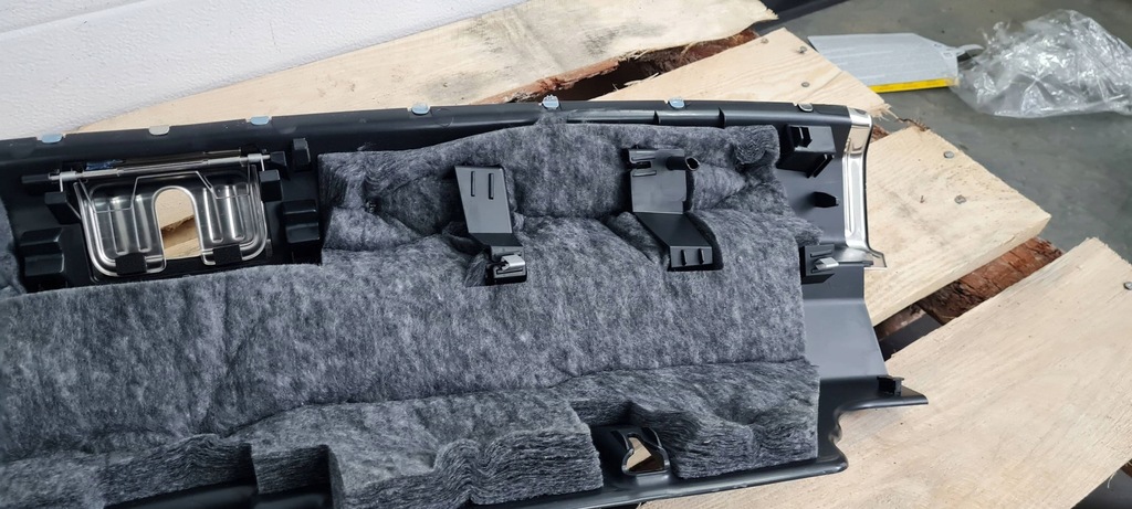 фото №9, Sq8 4m rsq8 q8 защита накладка поперечина багажника задняя 24r 4m8864483a