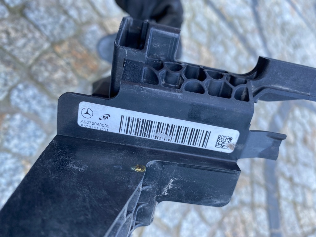 фото №9, Mercedes sprinter 907 910 кронштейн радиатора левая 9075040000 оригинал