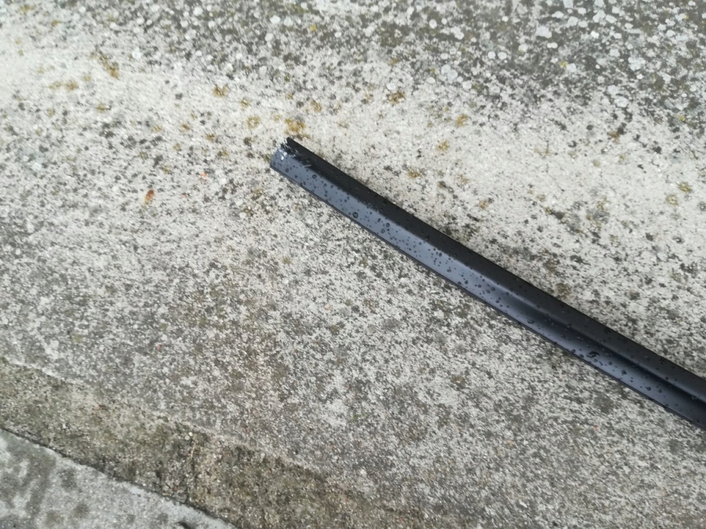 Tesla 3 рестайлинг  молдинг кровельная левая оригинал Доставка