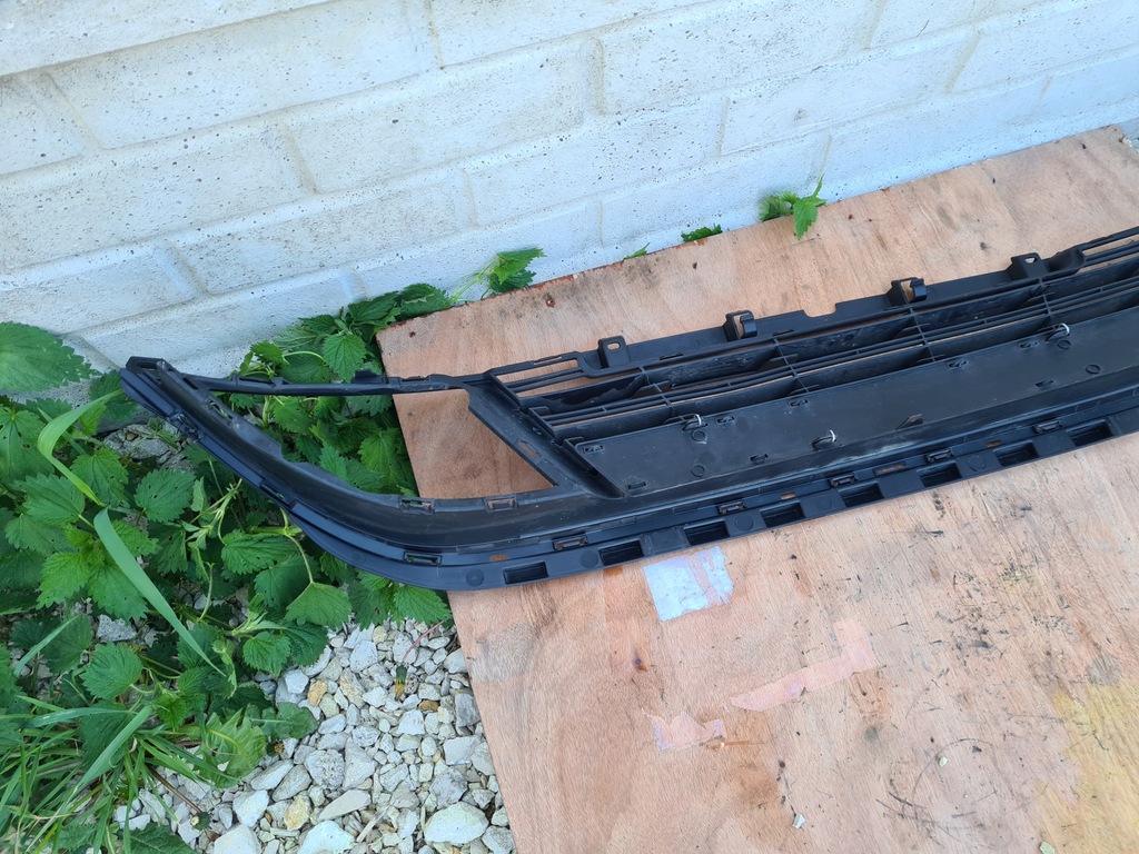 фото №8, Peugeot 308 ii решётка бампера средняя 9804996677