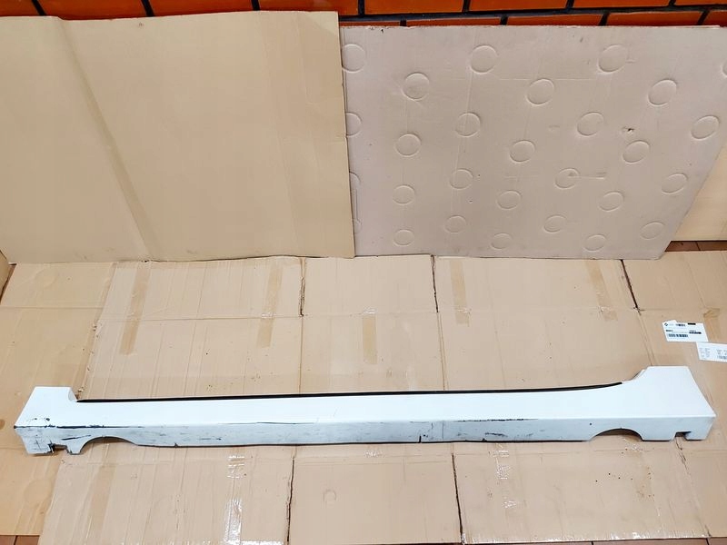 фото №1, Opel ampera volt молдинг порог левая накладка na порог левый 22840891