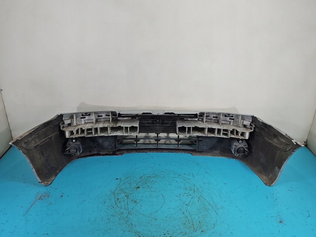 Бампер перед renault scenic i серебристый hb 5d 99-03 Цена