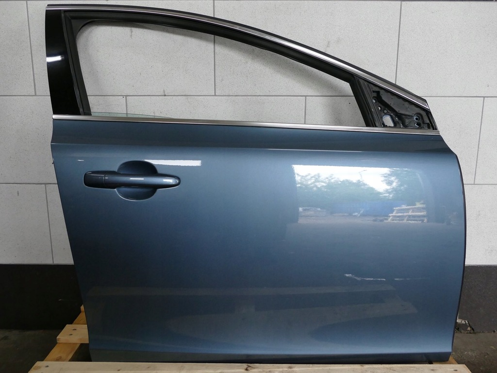 фото №1, Volvo v40 ii дверь правый перед передние 705-16