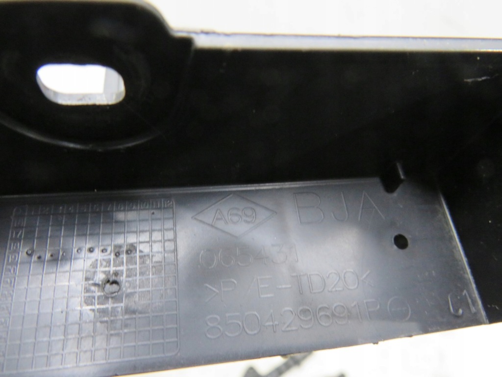 фото №4, Напрямна середній кронштейн бампера задня задні renault clio v