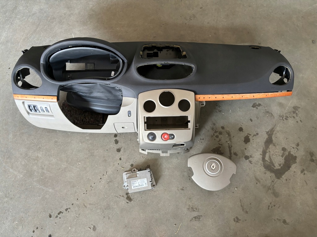 фото №1, Панель приладів панель приладів подушки безпеки orginał renault clio iii