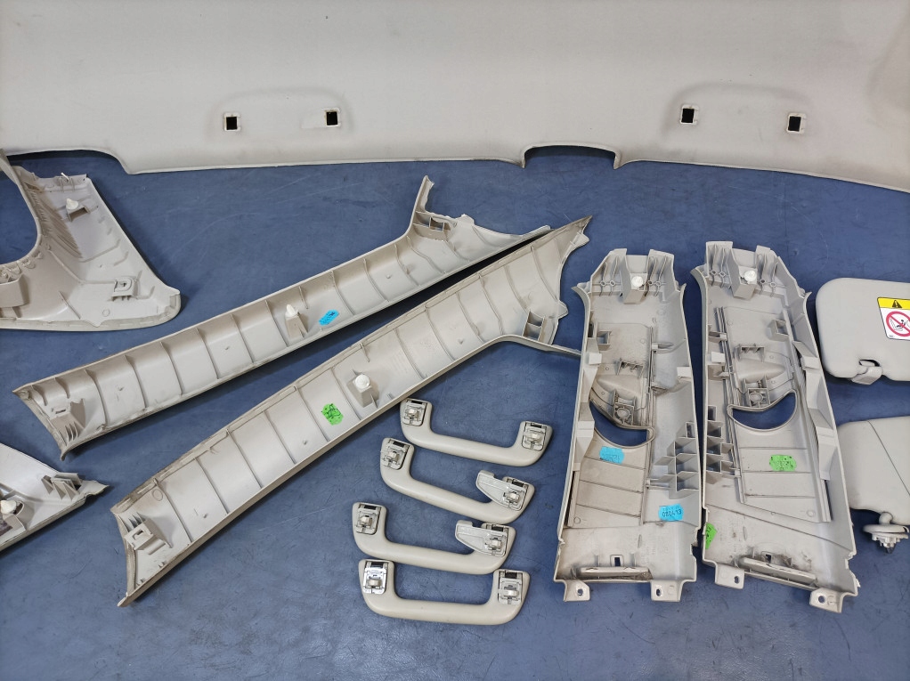 фото №12, Toyota avensis t27 kombi потолок фонари ручки