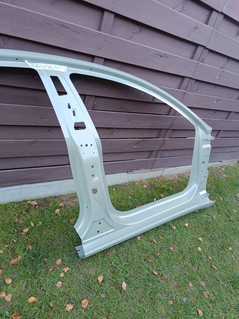 Поріг стійку  обшивка tesla 3 Недорого