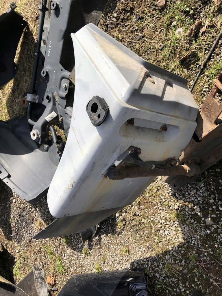 фото №1, Nissan cabstar подкрылок крыло левая 1999-06