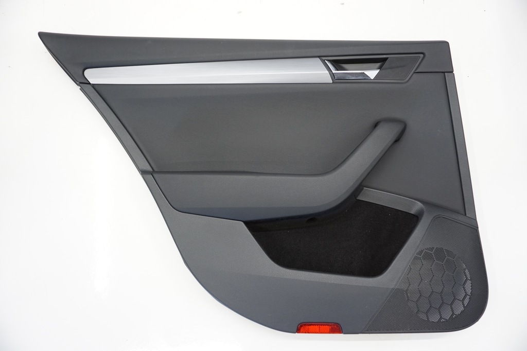 фото №6, Skoda superb iii kombi сиденья заднее сиденье