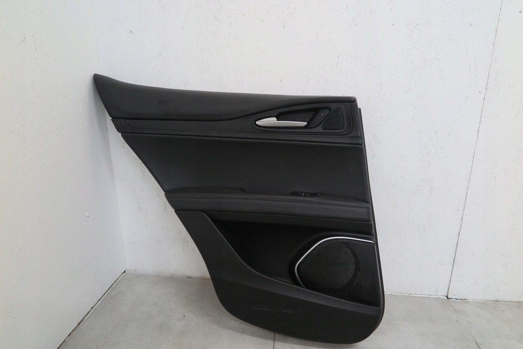 фото №1, Обшивка дверь левый задняя alfa romeo stelvio 156197052