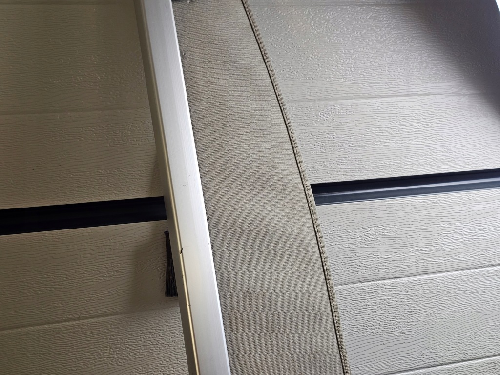 фото №9, Шторка багажника задняя задняя mitsubishi outlander ii светлая