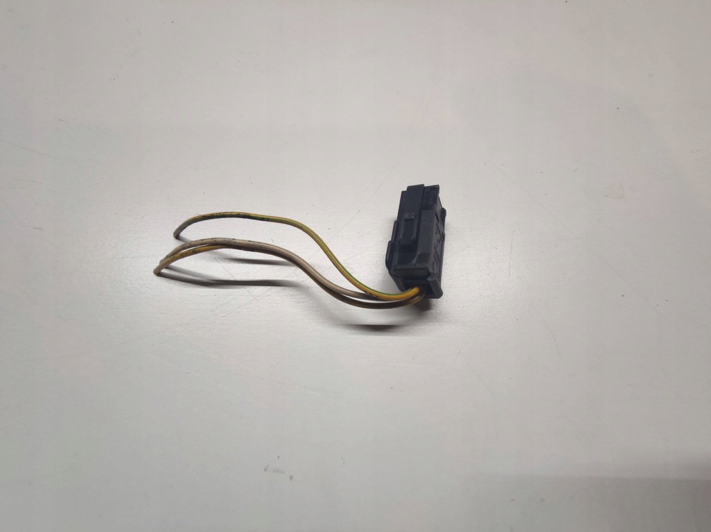 фото №1, Peugeot 307 штекер кнопка света аварийных