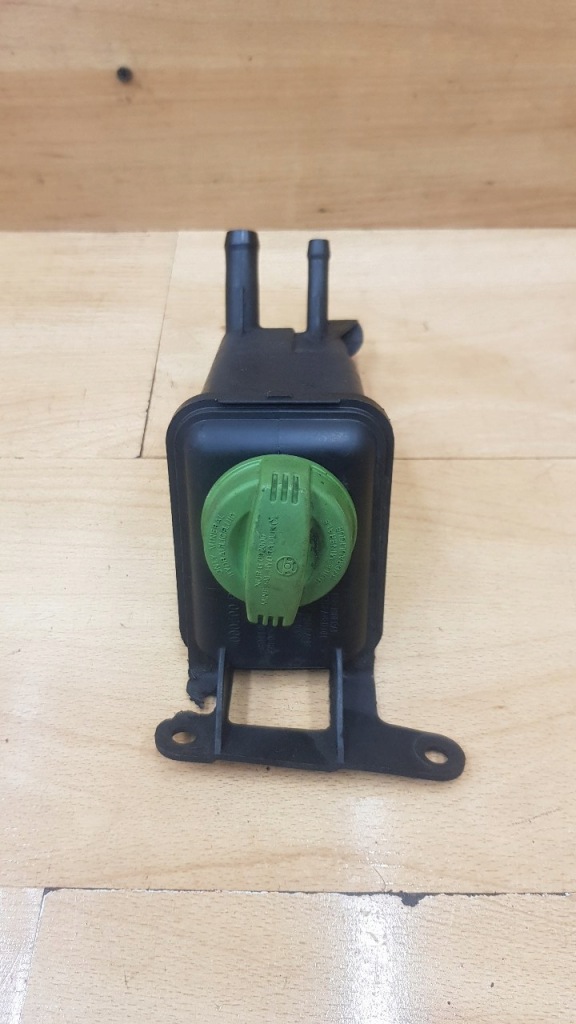 фото №1, Бачок підсилювача audi a4 b5