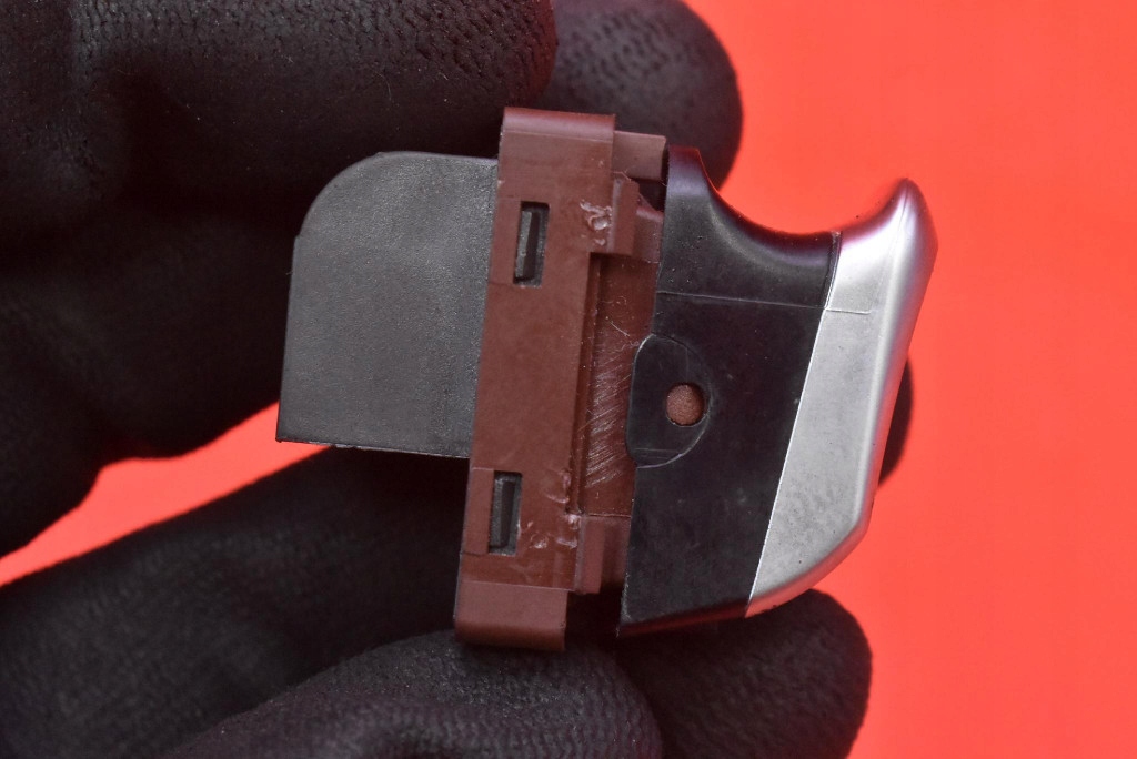 Выключатель кнопка открывания крышки 4h0959831b audi a6 c7 универсал рестайлинг  14-20 Цена