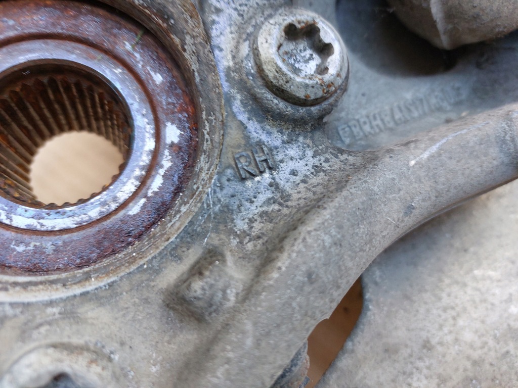 фото №11, Поворотный кулак рычаги правая перед velar l560 19r 2.0 b