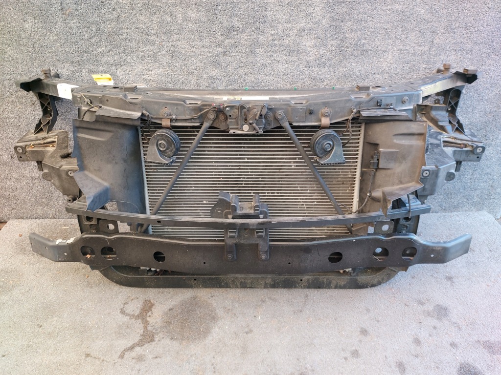 фото №1, Jeep grand cherokee wk2 передний pas радиатор 6,4 srt