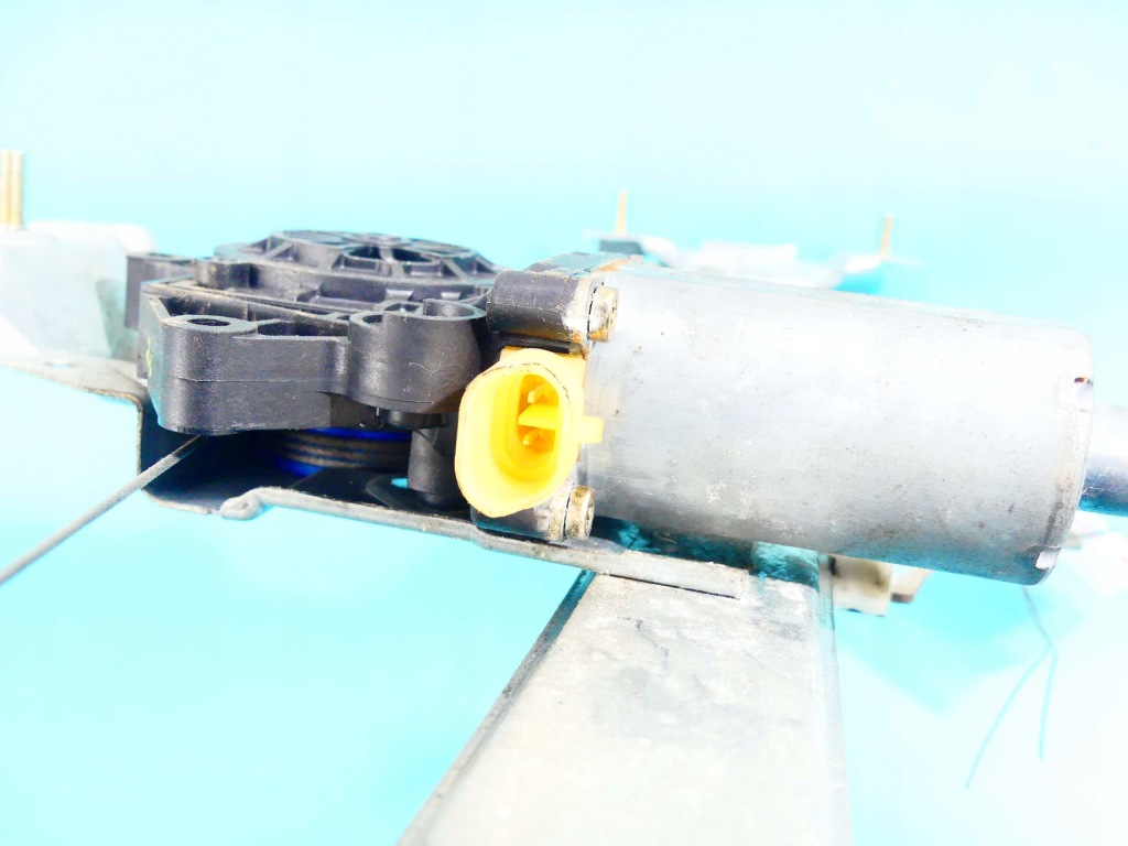 фото №4, Підйомник перед правий 2pin toyota avensis t22