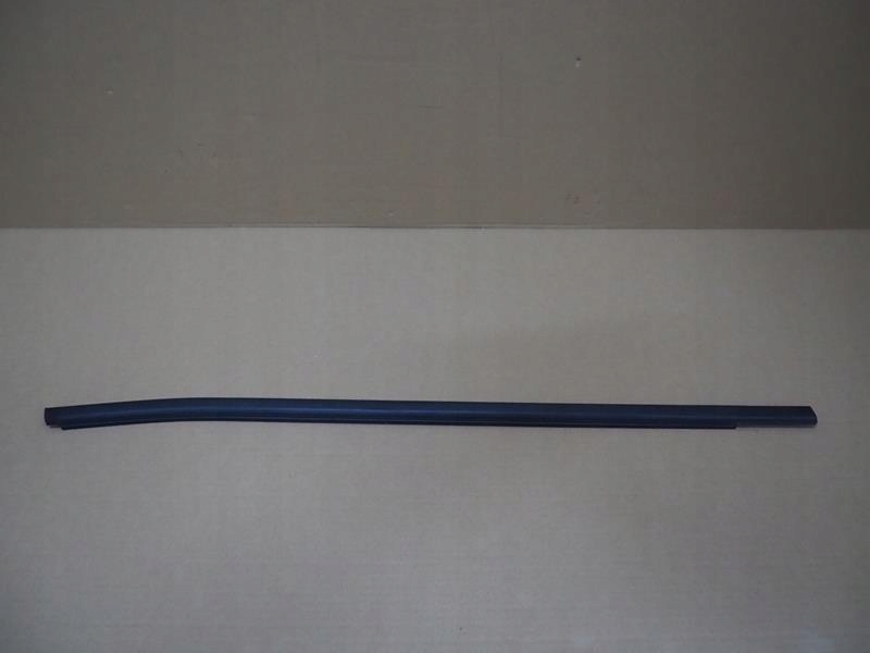 фото №1, Молдинг уплотнитель parapet правый перед tucson iv