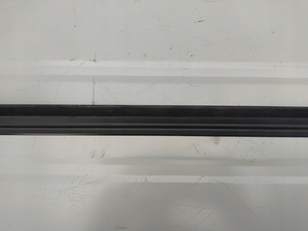 фото №8, Молдинг дверь левый перед - mercedes gla x156 156