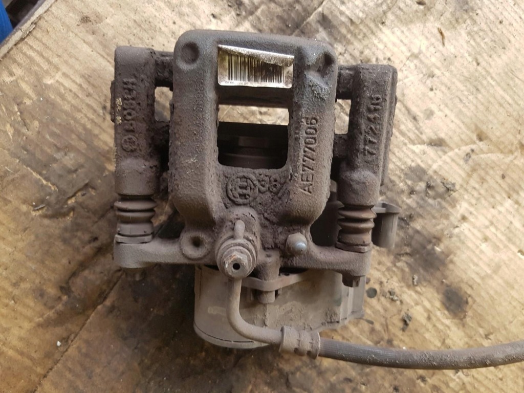 фото №1, Суппорт левый задняя citroen c4 picasso ii ae777006