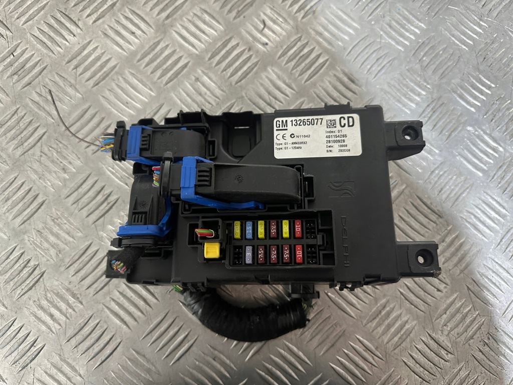 фото №1, Opel corsa d коробка предохранителей 13265077