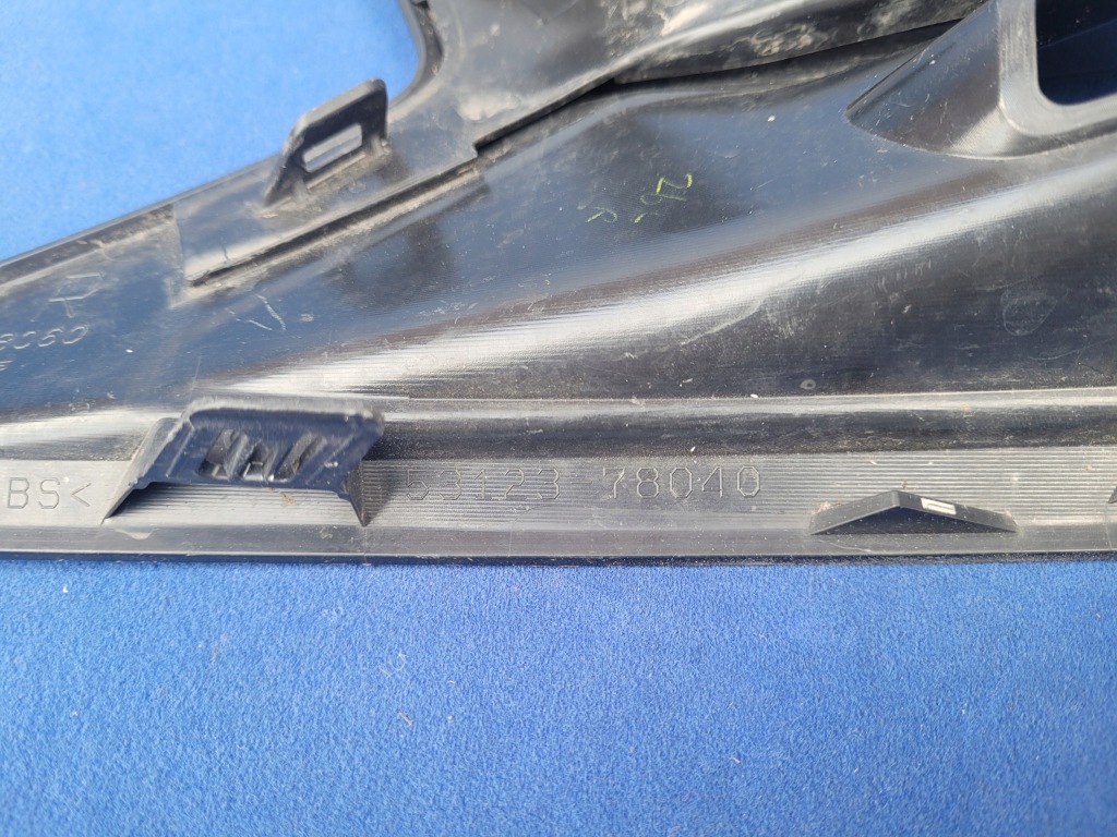 фото №13, Lexus nx nx350h nx450h+ f-sport 21- 2021- решітка права бампера перед