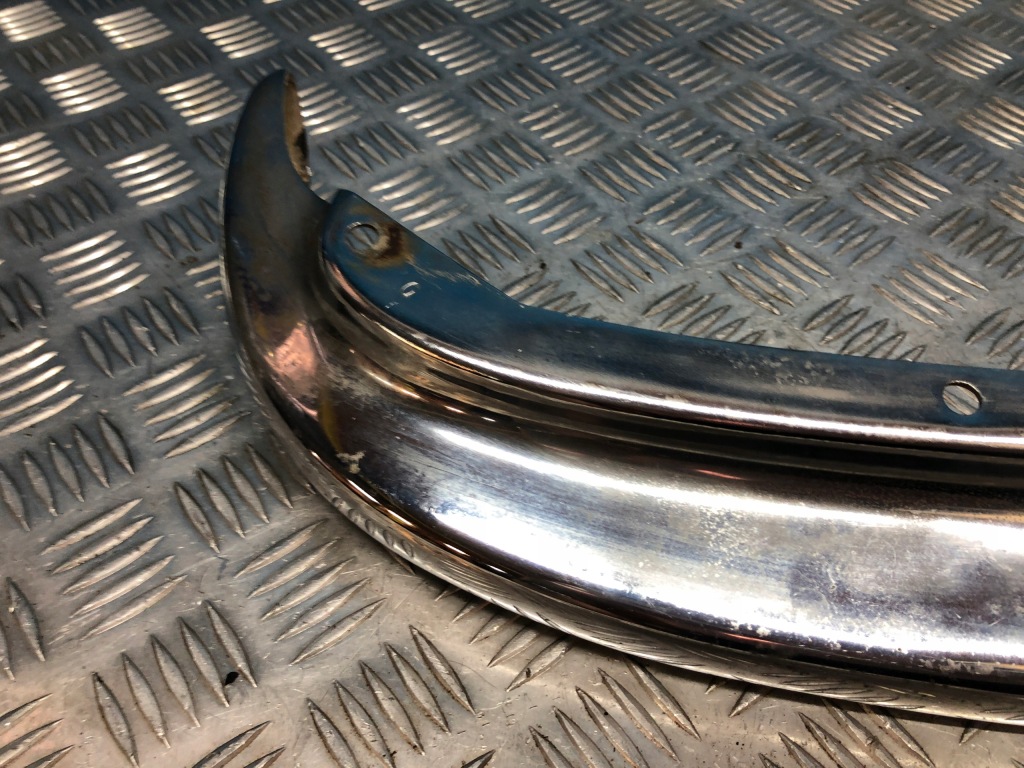 фото №9, Mercedes w108 хром молдинг бампера правий задня кронштейн бампер