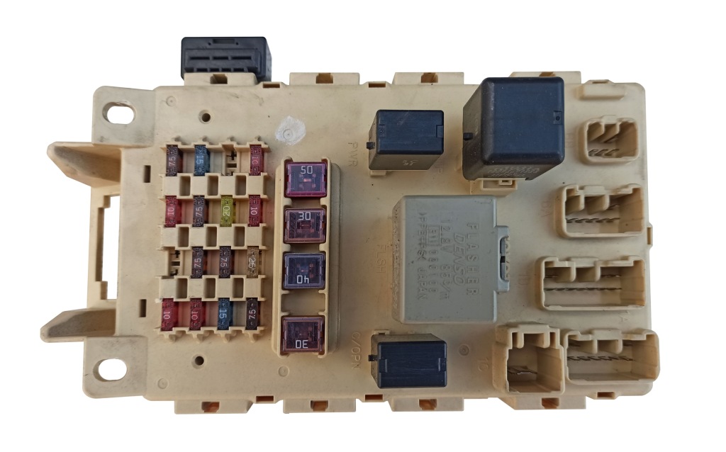 фото №1, Toyota yaris verso 1.3vvt-i коробка запобіжників