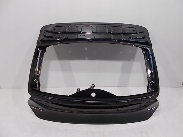 фото №1, Volvo v40 ii 12-19 крышка багажника задняя !