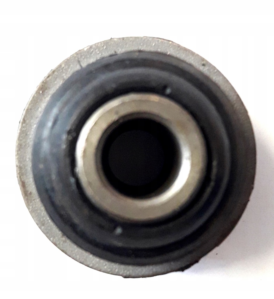 фото №2, Втулка рычага передняя r=l primera p10 p11